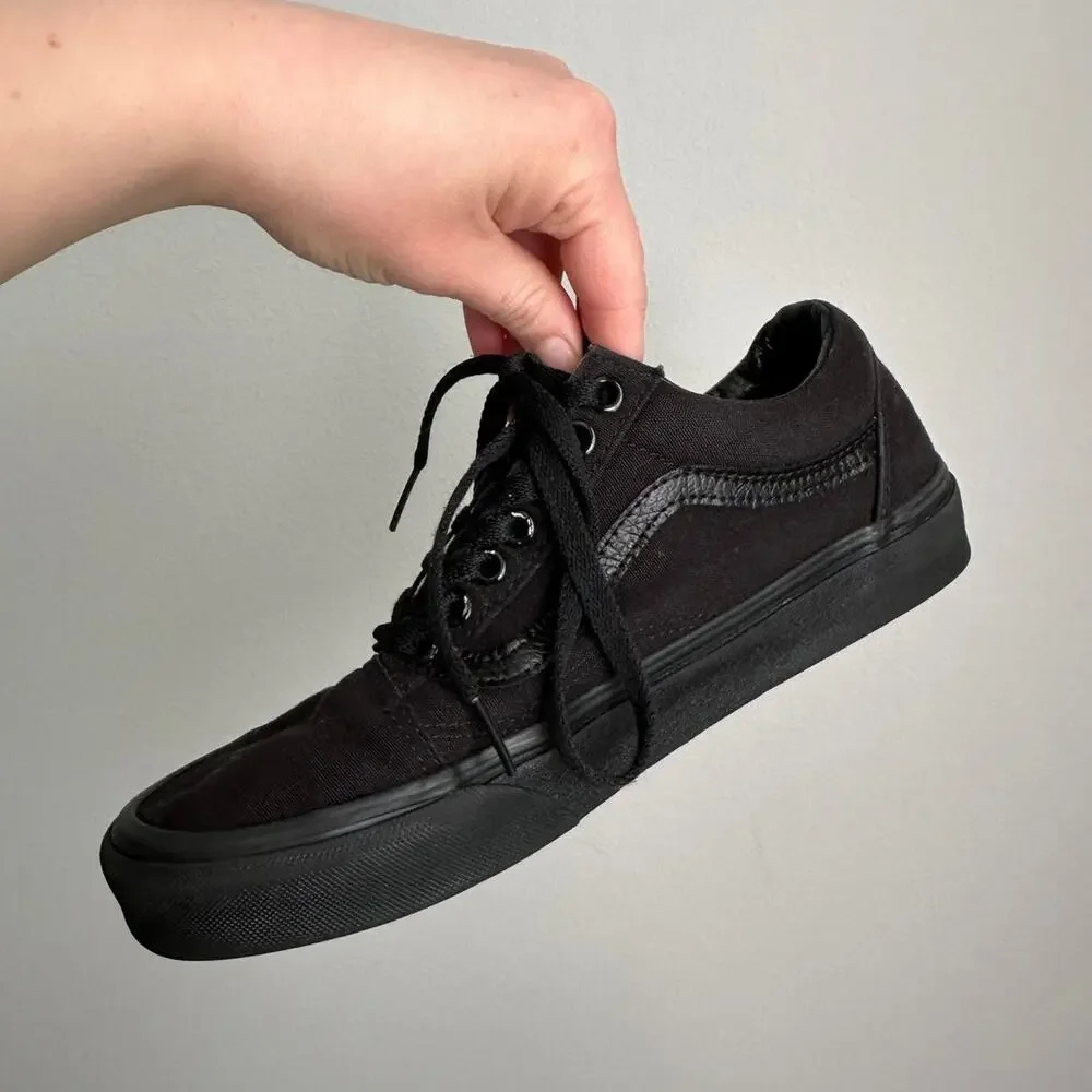 Vans Black Low-Top Lace-Up Sneakers